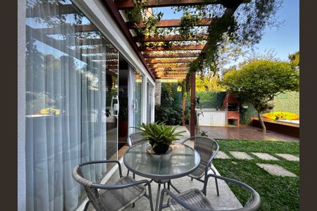 Casa à venda com 300m², 2 quartos e 1 vagaÁrea externa