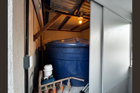 Casa à venda com 300m², 2 quartos e 1 vagaCompartimento Caixa D´água