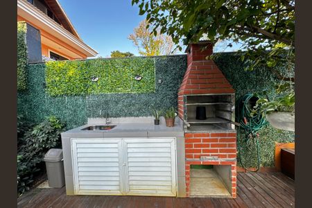 Casa à venda com 300m², 2 quartos e 1 vagaÁrea externa