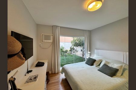 Casa à venda com 300m², 2 quartos e 1 vagaSuíte 2