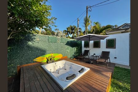 Casa à venda com 300m², 2 quartos e 1 vagaÁrea externa