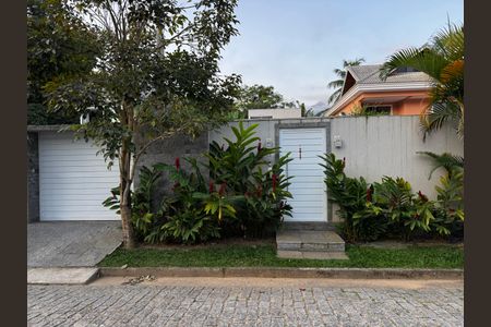 Casa à venda com 300m², 2 quartos e 1 vagaFachada