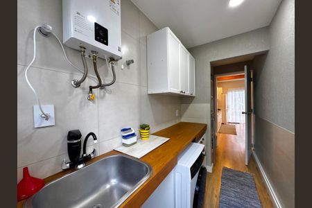 Casa à venda com 300m², 2 quartos e 1 vagaÁrea de Serviço