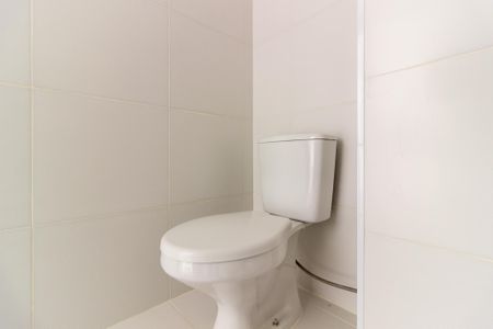 Banheiro de kitnet/studio à venda com 1 quarto, 26m² em Pinheiros, São Paulo