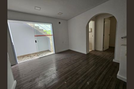 Casa à venda com 260m², 4 quartos e sem vagaSala