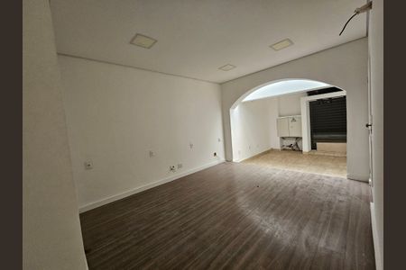 Casa à venda com 260m², 4 quartos e sem vagaSala