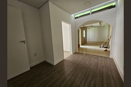 Casa à venda com 260m², 4 quartos e sem vagaSala