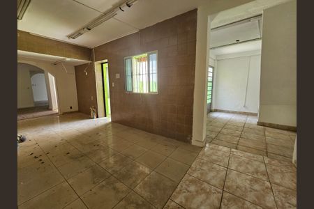Casa à venda com 260m², 4 quartos e sem vagaQuintal
