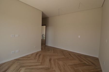 Casa de condomínio à venda com 321m², 3 quartos e 3 vagasSuíte 2