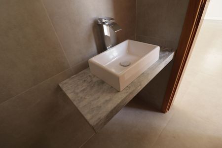 Casa de condomínio à venda com 321m², 3 quartos e 3 vagasLavabo