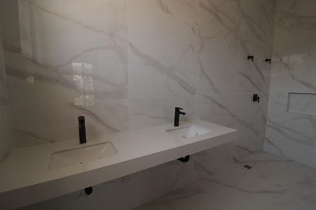 Casa de condomínio à venda com 321m², 3 quartos e 3 vagasBanheiro da Suíte 3