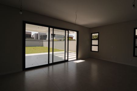 Casa de condomínio à venda com 321m², 3 quartos e 3 vagasSala