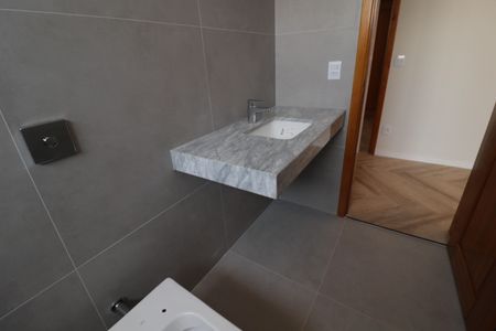 Casa de condomínio à venda com 321m², 3 quartos e 3 vagasBanheiro da Suíte 2