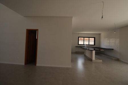 Casa de condomínio à venda com 321m², 3 quartos e 3 vagasSala