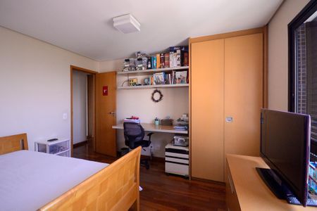 Apartamento à venda com 157m², 4 quartos e 3 vagas Apartamento à venda com 157m², 4 quartos e 3 vagasQuarto 3 - Suite