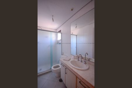 Apartamento à venda com 157m², 4 quartos e 3 vagas Apartamento à venda com 157m², 4 quartos e 3 vagasBanheiro do Quarto 2