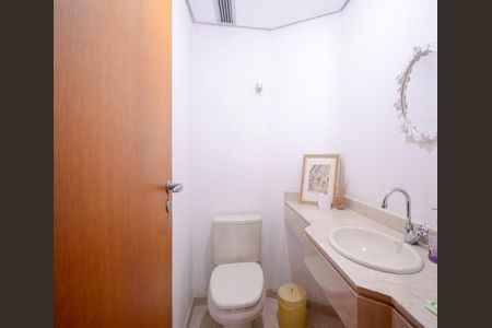 Apartamento à venda com 157m², 4 quartos e 3 vagas Apartamento à venda com 157m², 4 quartos e 3 vagasLavabo