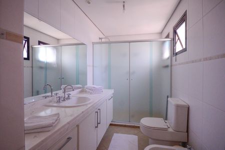 Apartamento à venda com 157m², 4 quartos e 3 vagas Apartamento à venda com 157m², 4 quartos e 3 vagasBanheiro do Quarto 1