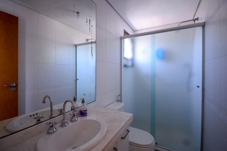 Apartamento à venda com 157m², 4 quartos e 3 vagas Apartamento à venda com 157m², 4 quartos e 3 vagasBanheiro do Quarto 3