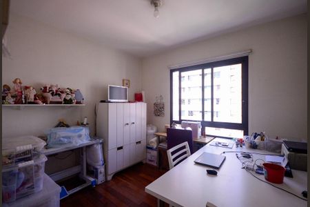 Apartamento à venda com 157m², 4 quartos e 3 vagas Apartamento à venda com 157m², 4 quartos e 3 vagasQuarto 4 - Escritório