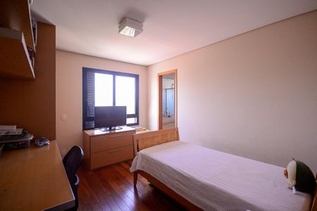 Apartamento à venda com 157m², 4 quartos e 3 vagas Apartamento à venda com 157m², 4 quartos e 3 vagasQuarto 3 - Suite