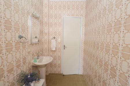 Apartamento para alugar com 151m², 4 quartos e 1 vaga Apartamento para alugar com 151m², 4 quartos e 1 vagaBanheiro Social 1