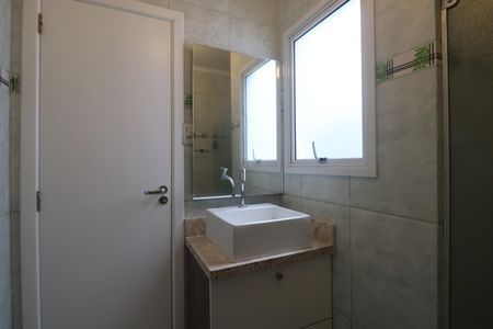 Casa à venda com 285m², 4 quartos e 3 vagasBanheiro 2