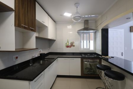 Casa à venda com 285m², 4 quartos e 3 vagasCozinha