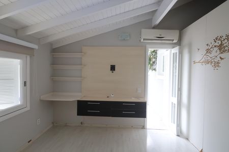 Casa à venda com 285m², 4 quartos e 3 vagasSuite