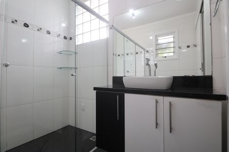 Casa à venda com 285m², 4 quartos e 3 vagasBanheiro da Suíte