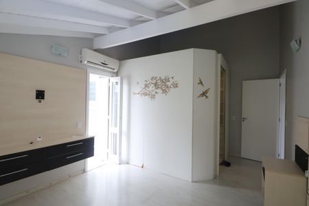 Casa à venda com 285m², 4 quartos e 3 vagasSuite