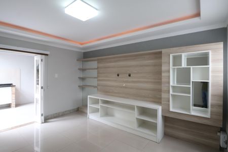 Casa à venda com 285m², 4 quartos e 3 vagasSala 2