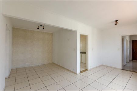 Apartamento à venda com 77m², 2 quartos e 1 vaga Apartamento à venda com 77m², 2 quartos e 1 vagaSala