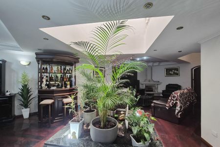 Casa à venda com 450m², 4 quartos e 2 vagasSala