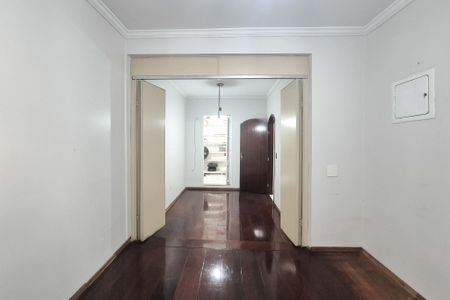 Casa à venda com 450m², 4 quartos e 2 vagasQuarto 1