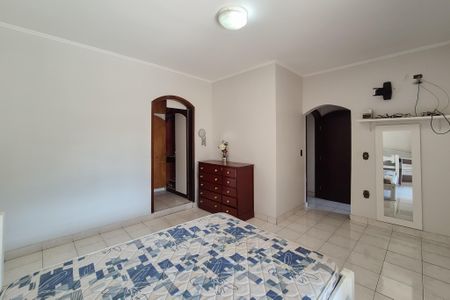 Casa à venda com 450m², 4 quartos e 2 vagasSuíte 2