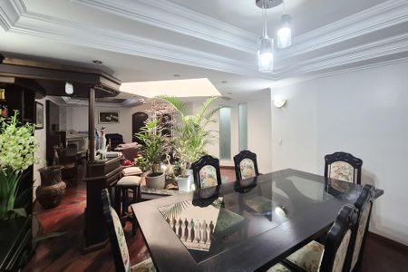 Casa à venda com 450m², 4 quartos e 2 vagasSala de Jantar