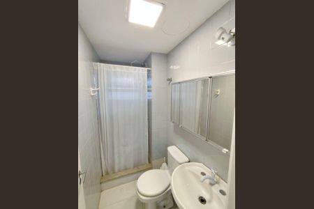 Banheiro de apartamento para alugar com 1 quarto, 48m² em Centro Histórico, Porto Alegre