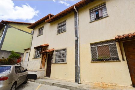 Estacionamento de apartamento para alugar com 2 quartos, 48m² em Palmares, Belo Horizonte