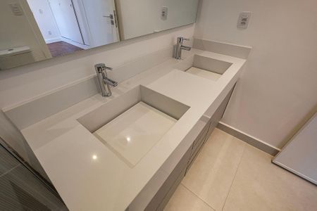 Apartamento para alugar com 110m², 3 quartos e 1 vaga Apartamento para alugar com 110m², 3 quartos e 1 vagaBanheiro da Suíte