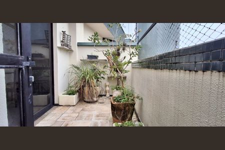 Apartamento para alugar com 220m², 3 quartos e 2 vagasÁrea de Serviço 2