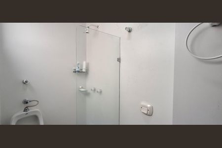 Apartamento para alugar com 220m², 3 quartos e 2 vagasBanheiro