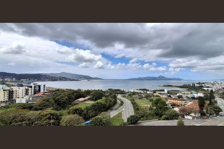 Apartamento para alugar com 220m², 3 quartos e 2 vagasVista da Piscina