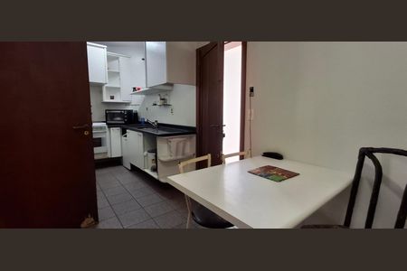 Apartamento para alugar com 220m², 3 quartos e 2 vagasCozinha