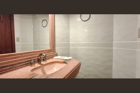 Apartamento para alugar com 220m², 3 quartos e 2 vagasLavabo