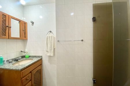 Apartamento à venda com 79m², 2 quartos e 2 vagasBanheiro social