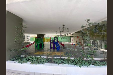 Apartamento à venda com 79m², 2 quartos e 2 vagasÁrea comum - Playground