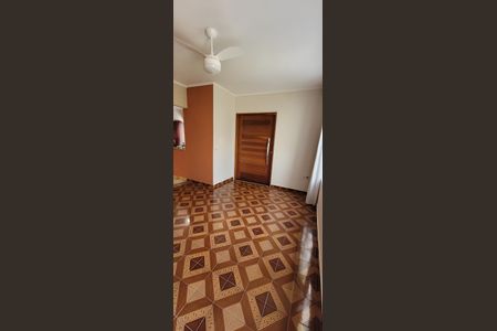 Casa à venda com 208m², 2 quartos e 4 vagasSala