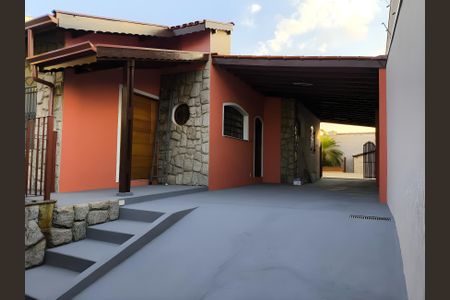 Casa à venda com 208m², 2 quartos e 4 vagasGaragem
