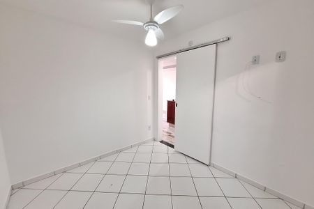 Quarto de casa para alugar com 2 quartos, 70m² em Chácaras Arcampo, Duque de Caxias